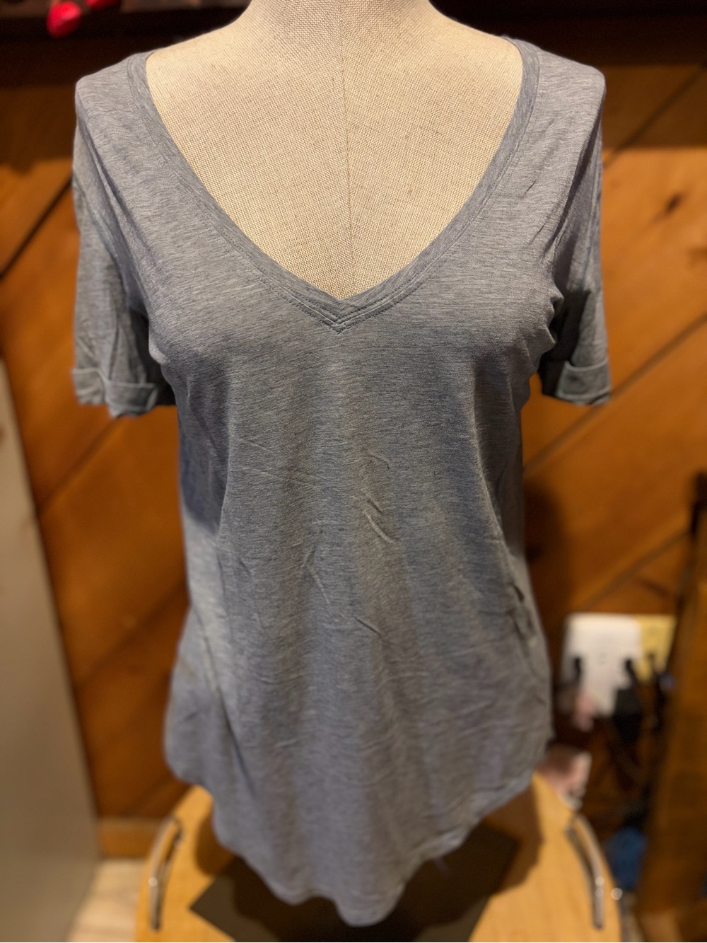 lululemon athletica Heather Gray V-Neck Short Sleeve Tee